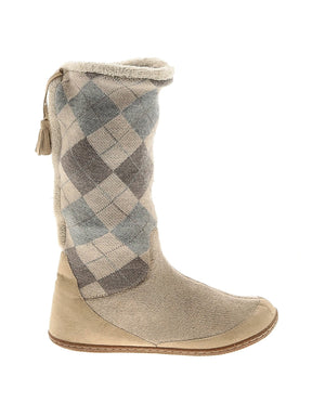 1 shoe size - 8